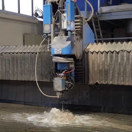 Metallerie | Découpe jet d'eau machine