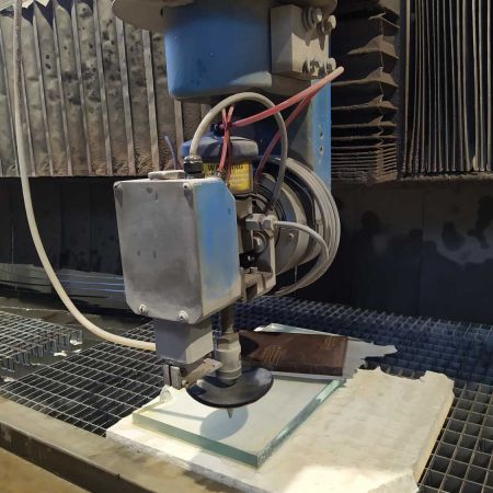 Metallerie | Découpe jet d'eau machine